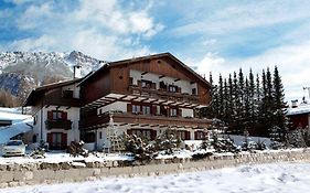 Hotel Lajadira Cortina